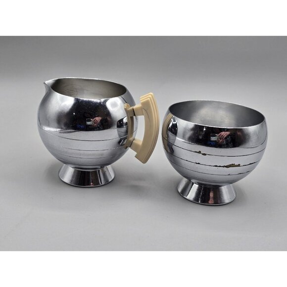 Chase 2 Piece Comet Sugar Bowl And Cream with Bakelite Accent - Picture 3 of 8